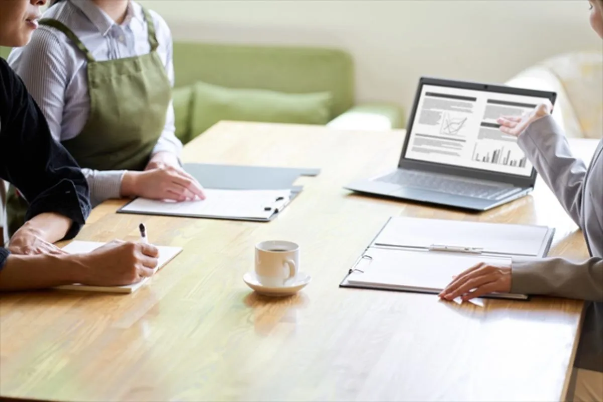 MEOの費用の相場と最新業者比較2025｜対策料金体系と効果事例を徹底解説